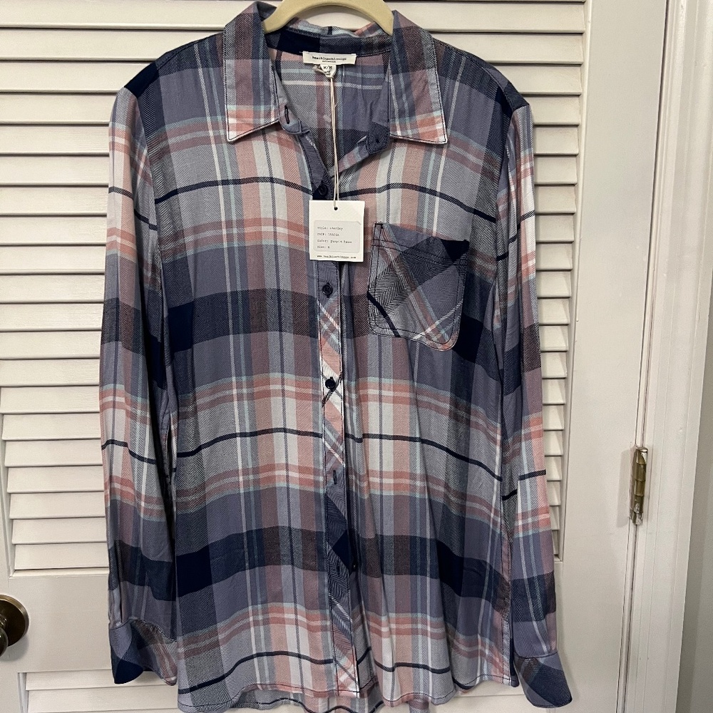 BeachLunchLounge Button Up Shirt Medium NWT